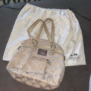 Poppy style coach purse with wallet included